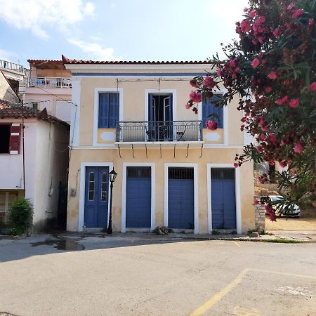 Traditional House At Koroni Near Beach Buitenkant foto