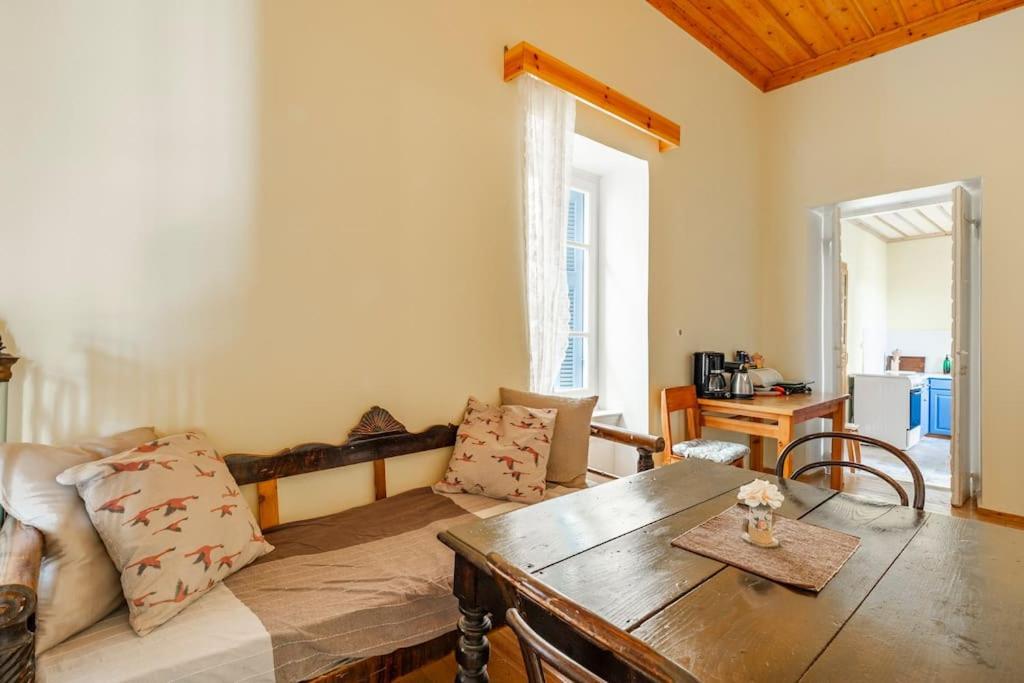Traditional House At Koroni Near Beach Buitenkant foto