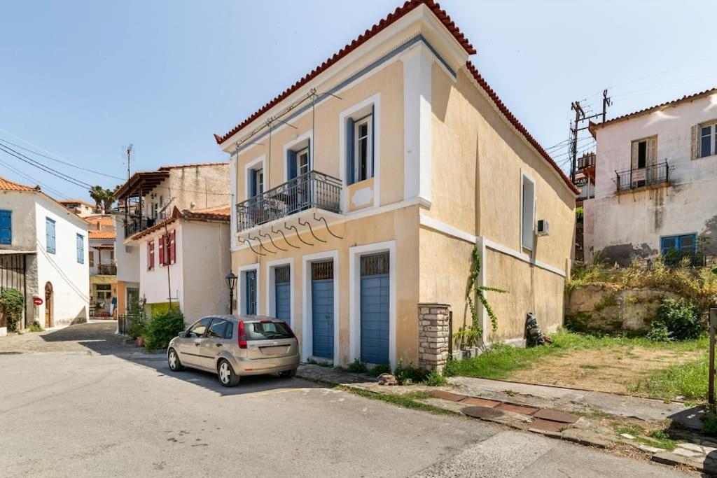 Traditional House At Koroni Near Beach Buitenkant foto