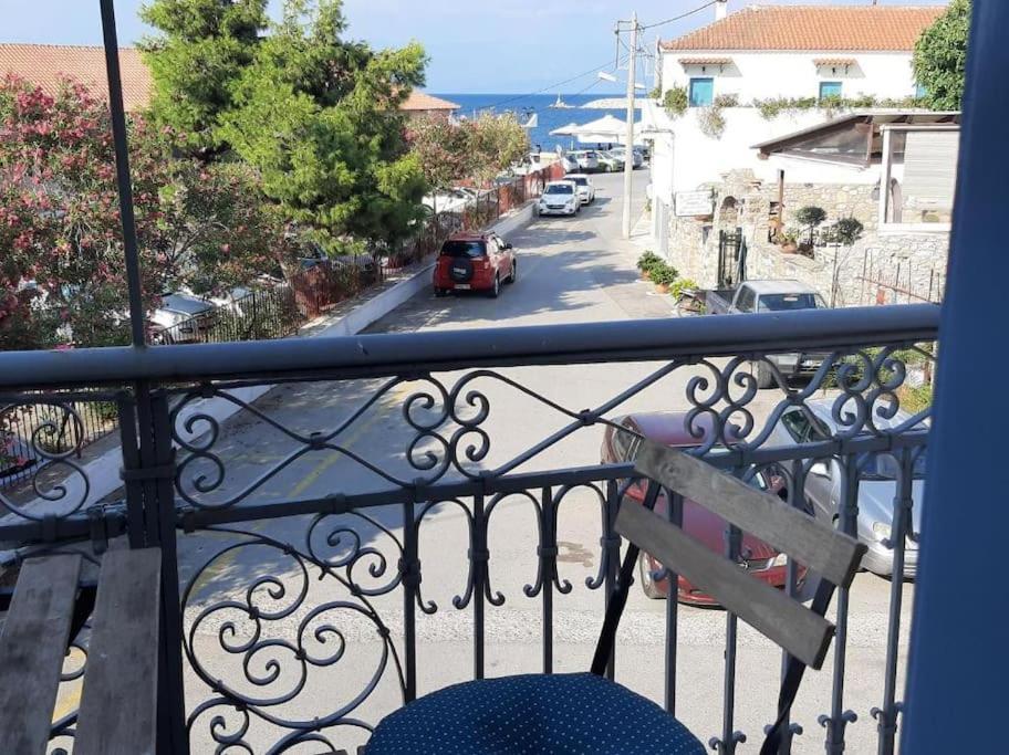 Traditional House At Koroni Near Beach Buitenkant foto