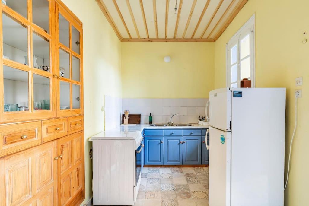 Traditional House At Koroni Near Beach Buitenkant foto